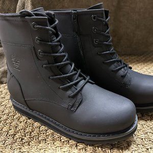 ROYAL CANADIAN ARMSTONG BOOTS ALL WEATHER NEW